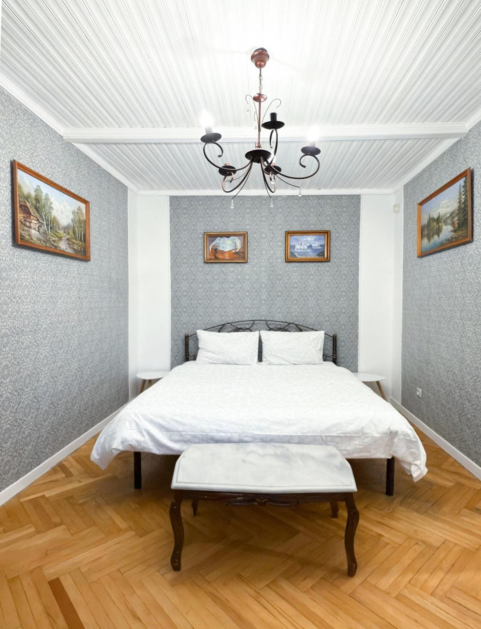 Teodora Square Apartments Площа Святого Теодора リヴィウ エクステリア 写真