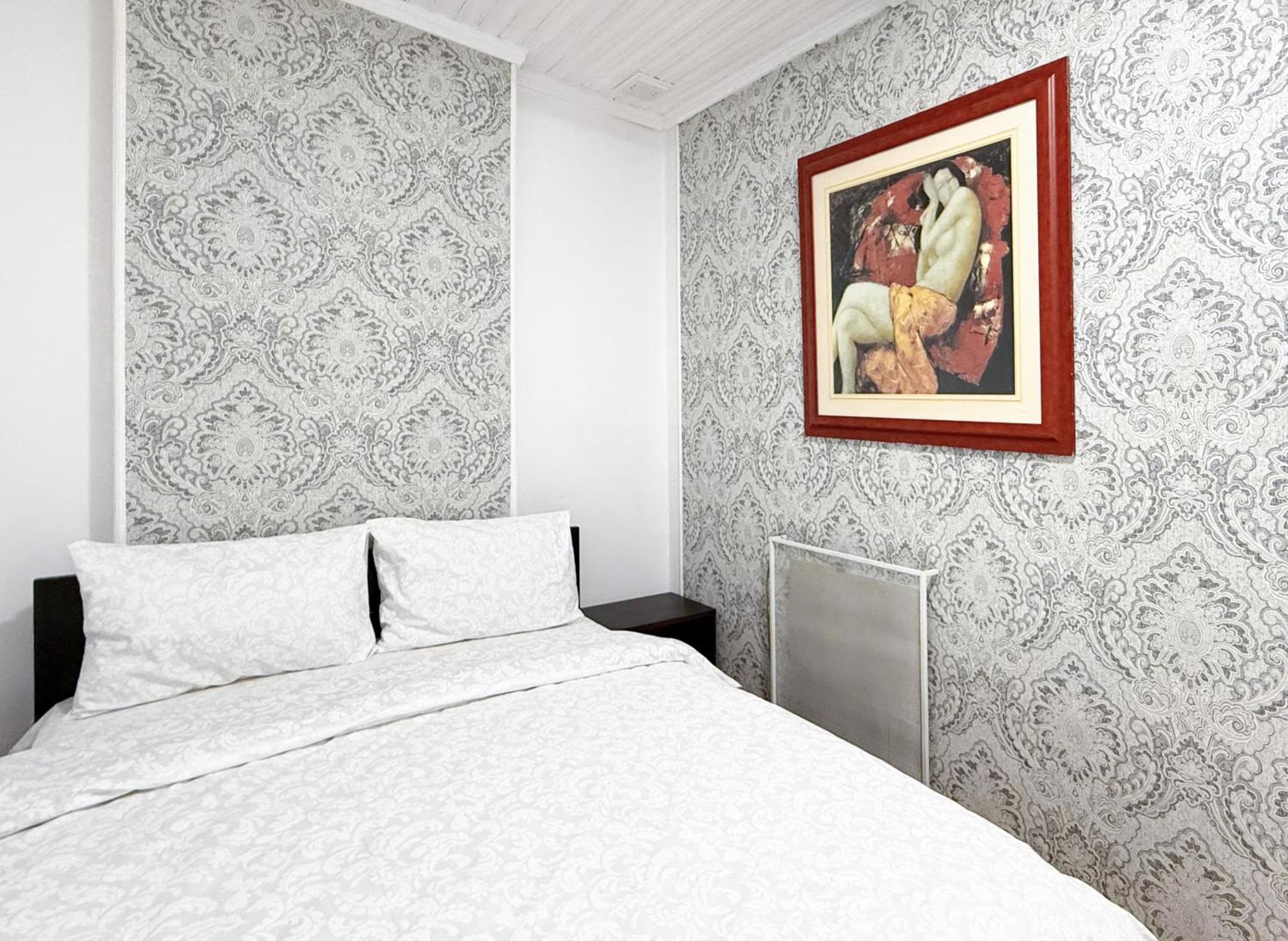 Teodora Square Apartments Площа Святого Теодора リヴィウ エクステリア 写真
