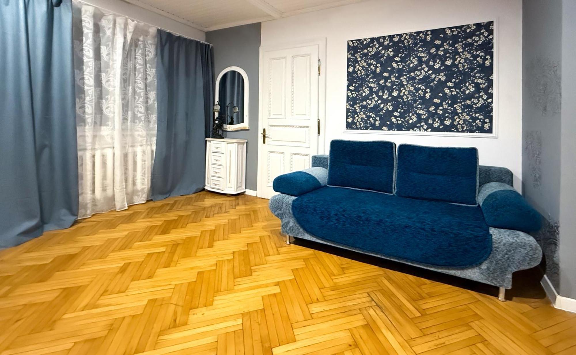 Teodora Square Apartments Площа Святого Теодора リヴィウ エクステリア 写真